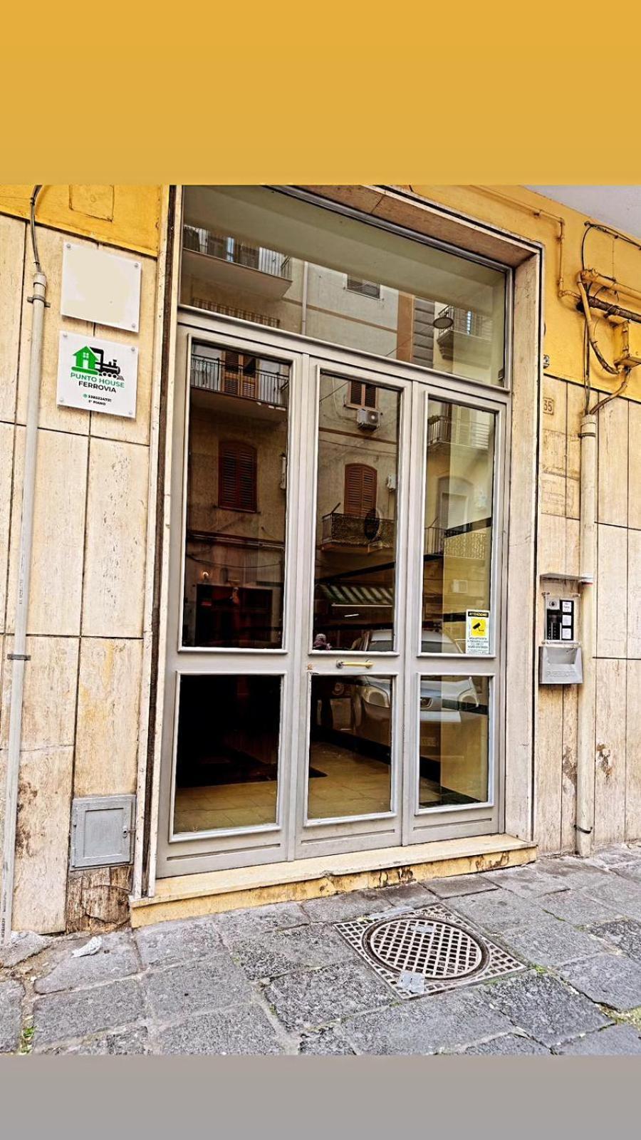 Punto House Ferrovia Nápoles Exterior foto